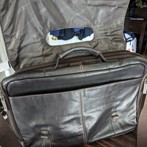 Kenneth Cole Reaction Messenger Bag Genuine LEATHER Laptop Briefcase - Picture 3 of 9